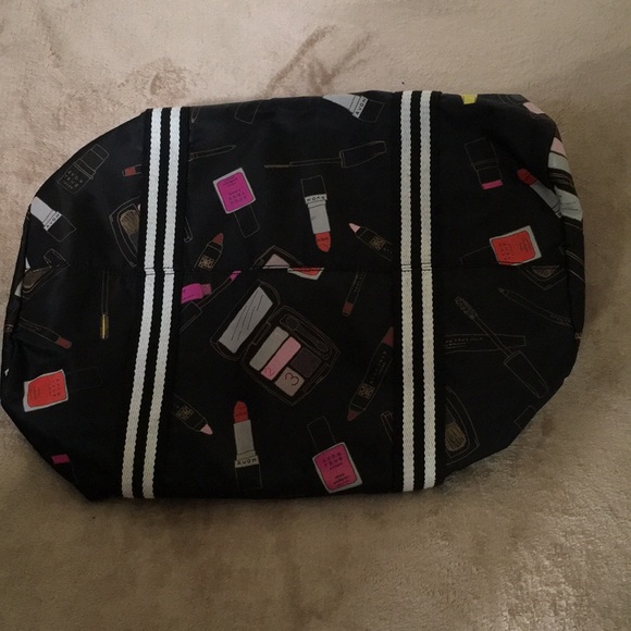 Avon Favorites Duffle Bag - Picture 2 of 4